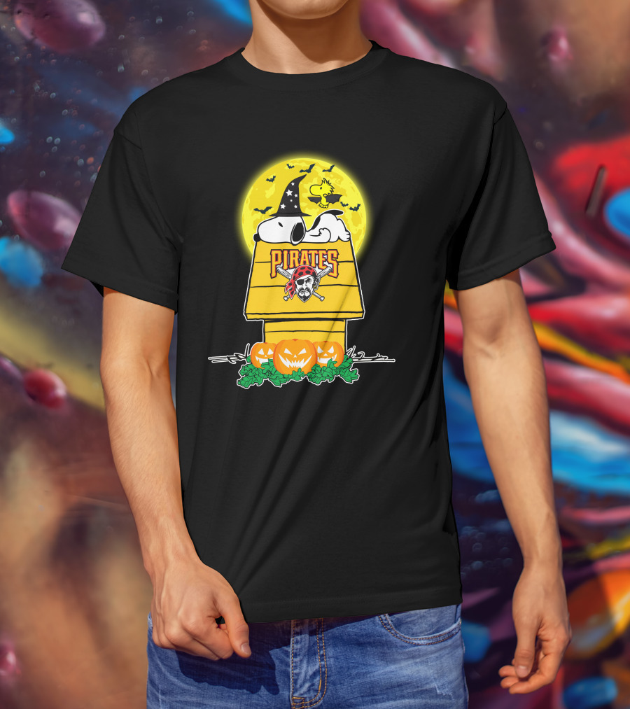 Pittsburgh Pirates Snoopy Halloween Jack-O'-Lanterns Peanuts Moon Bats T-Shirt