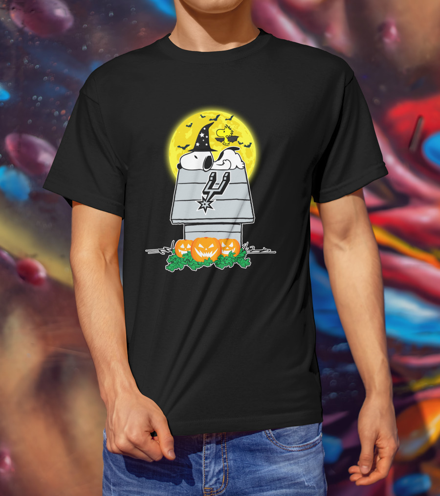 San Antonio Spurs Snoopy Halloween Moon Pumpkins T-Shirt
