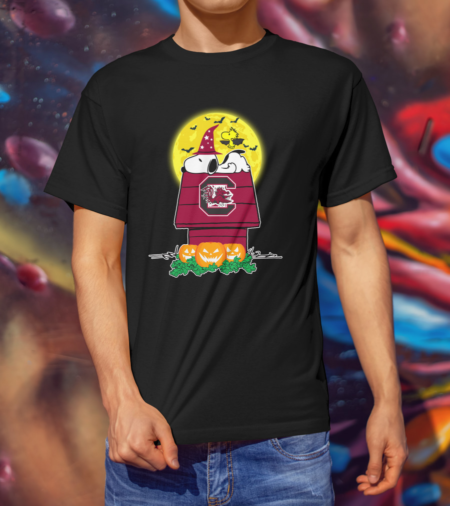 South Carolina Gamecocks Snoopy Woodstock Halloween Peanuts Pumpkins Moon T-Shirt