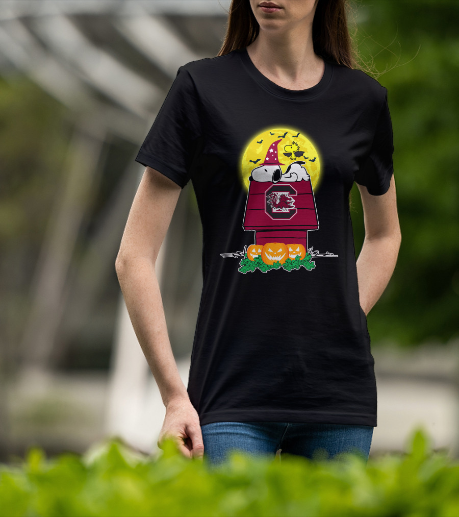 South Carolina Gamecocks Snoopy Woodstock Halloween Peanuts Pumpkins Moon T-Shirt