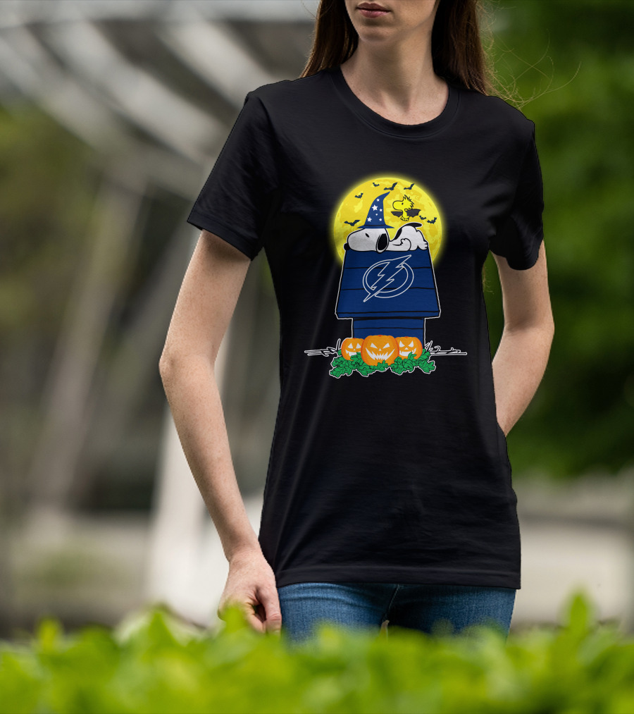 Tampa Bay Lightning Snoopy Halloween Moon Pumpkins Woodstock T-Shirt