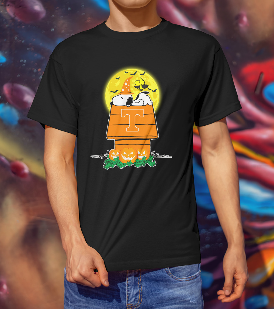 Tennessee Volunteers Snoopy Halloween Moon Pumpkins Woodstock House T-Shirt