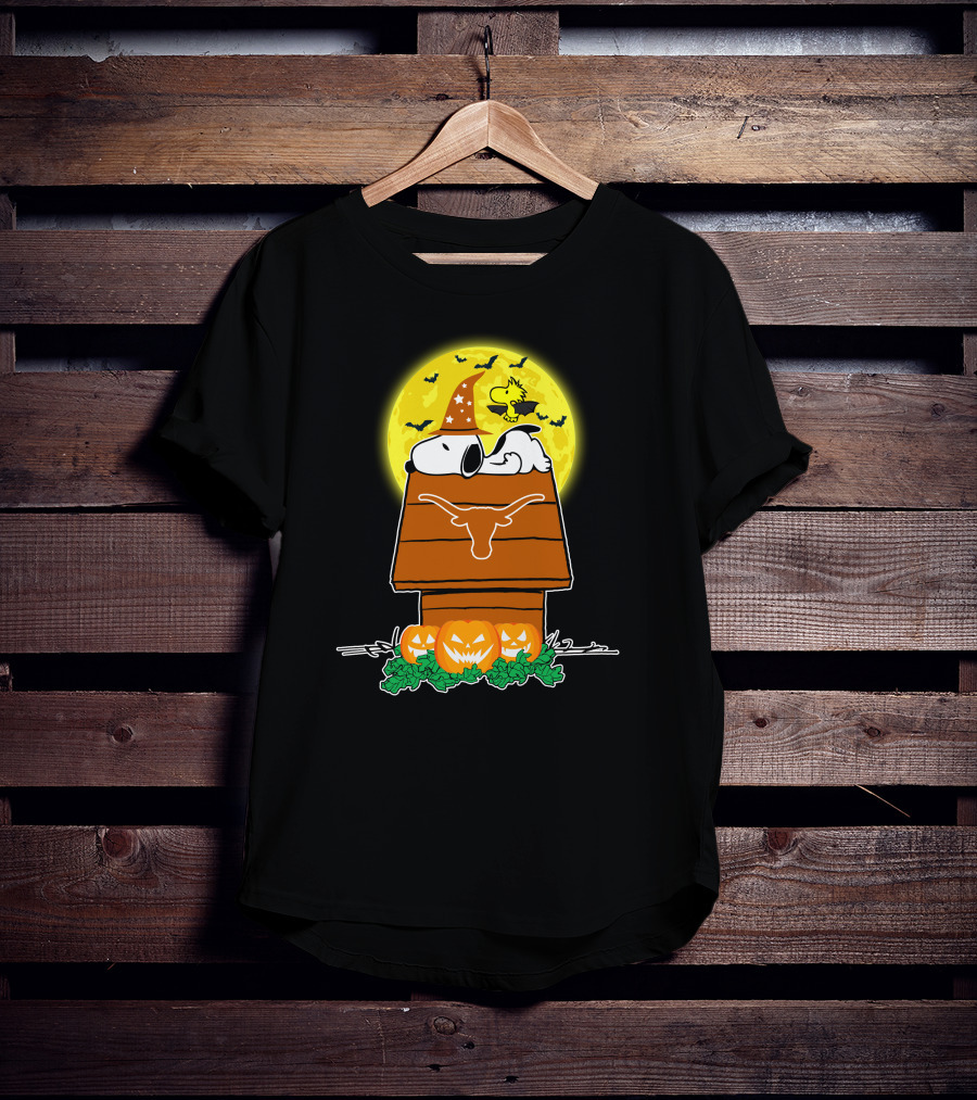 Texas Longhorns Snoopy Woodstock Halloween Pumpkins Moon T-Shirt
