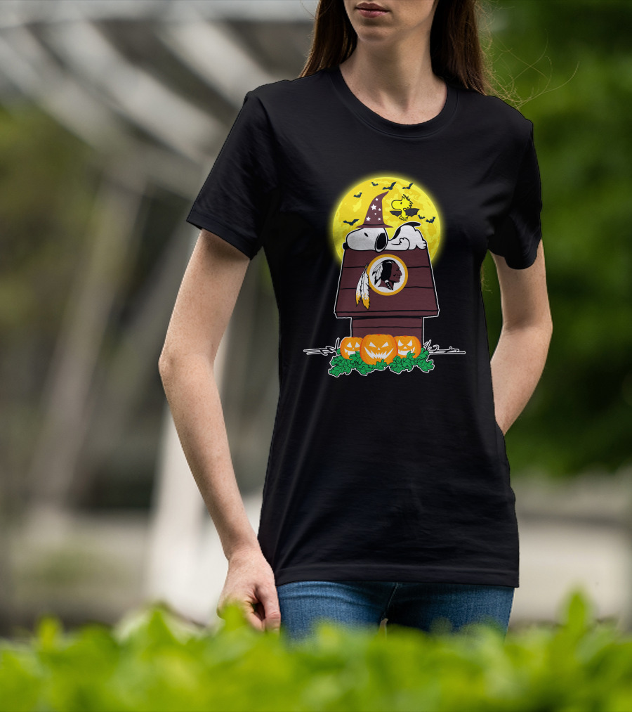 Snoopy Halloween Washington Redskins Doghouse Pumpkin Woodstocks Moon T-Shirt