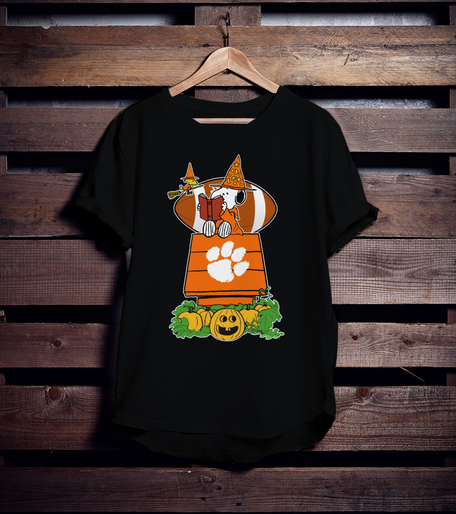 Clemson Tigers Halloween Snoopy Peanuts Football Pumpkin House T-Shirt