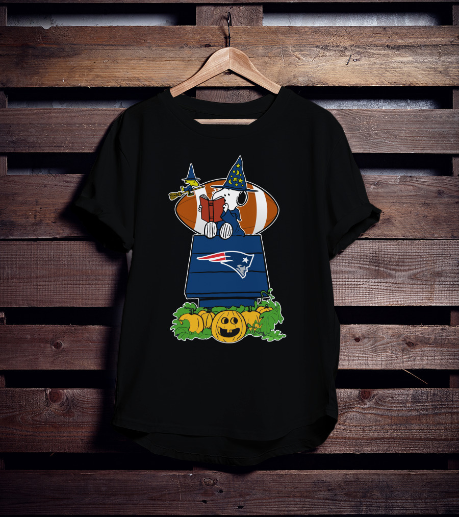 Snoopy Witch And Woodstock Halloween New England Patriots Logo Pumpkin Scene T-Shirt