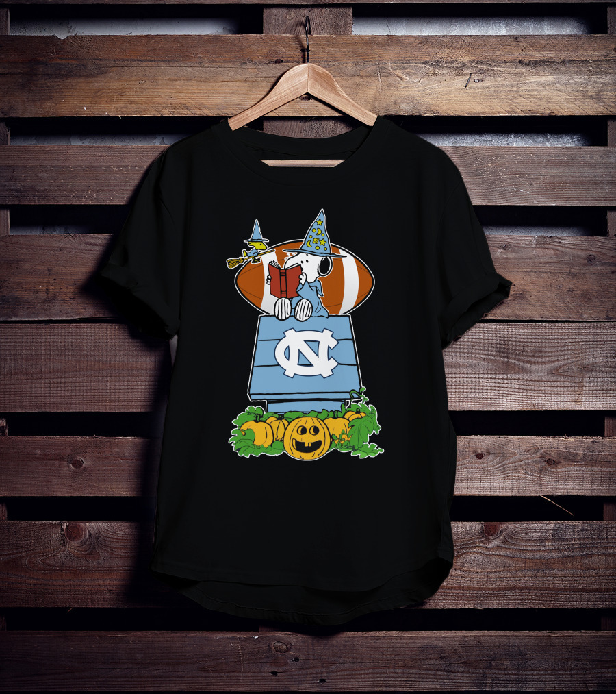 North Carolina Tar Heels Snoopy Halloween Pumpkin Wizard Football T-Shirt