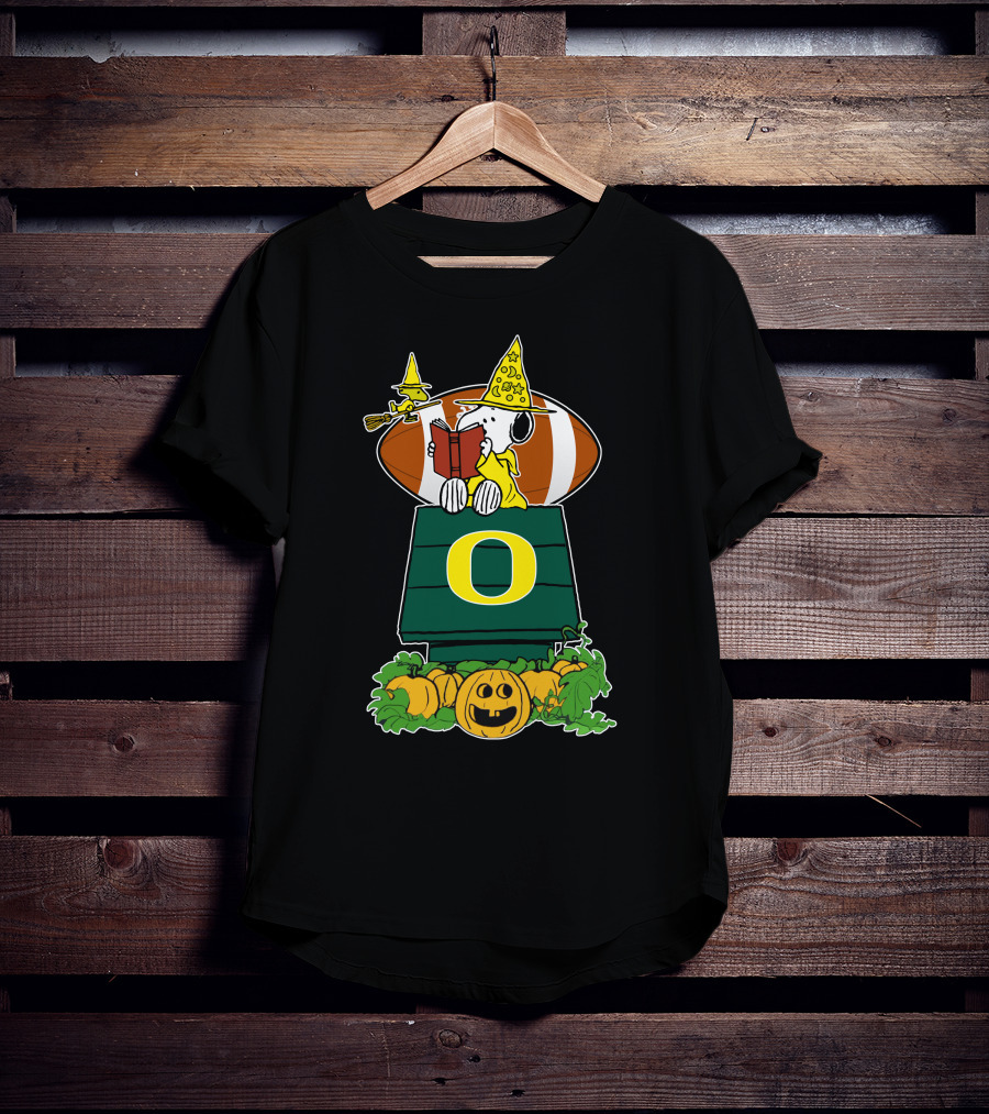 Snoopy Halloween Oregon Ducks Football Pumpkin House T-Shirt