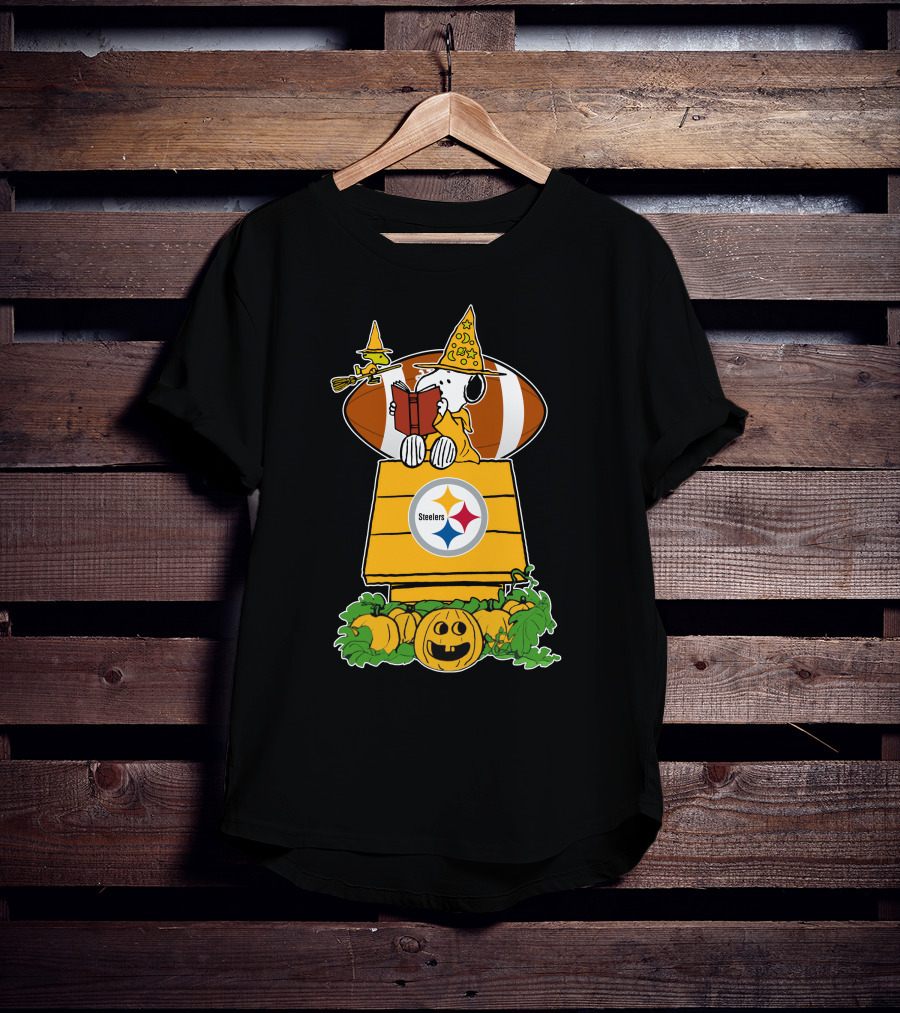 Pittsburgh Steelers Snoopy Halloween Football Magic Doghouse Pumpkins T-Shirt