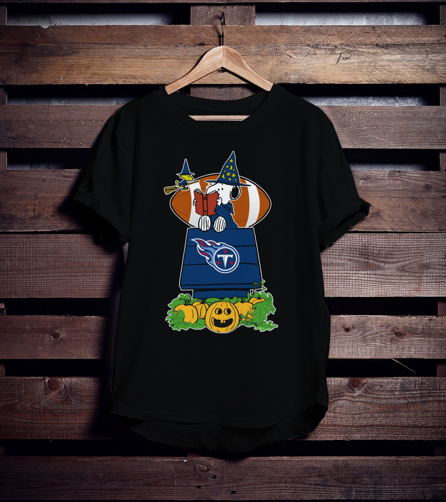 Tennessee Titans Snoopy Halloween Witch Pumpkin Football T-Shirt