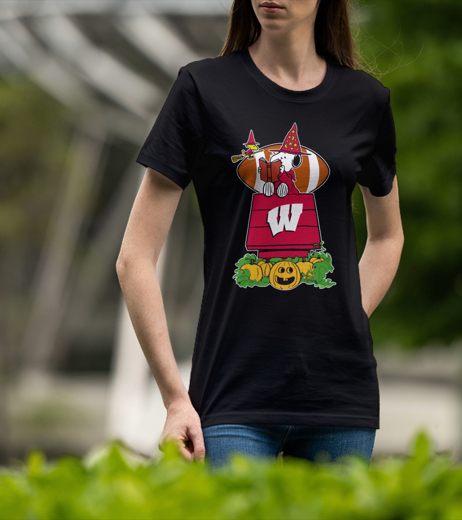 Wisconsin Badgers Snoopy Halloween Witch Hat Woodstock Pumpkin T-Shirt