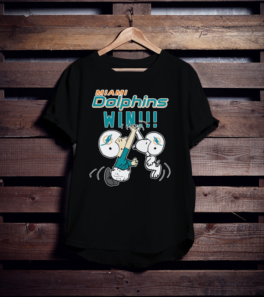 Miami Dolphins Win Peanuts Characters High Five Celebration T-Shirt