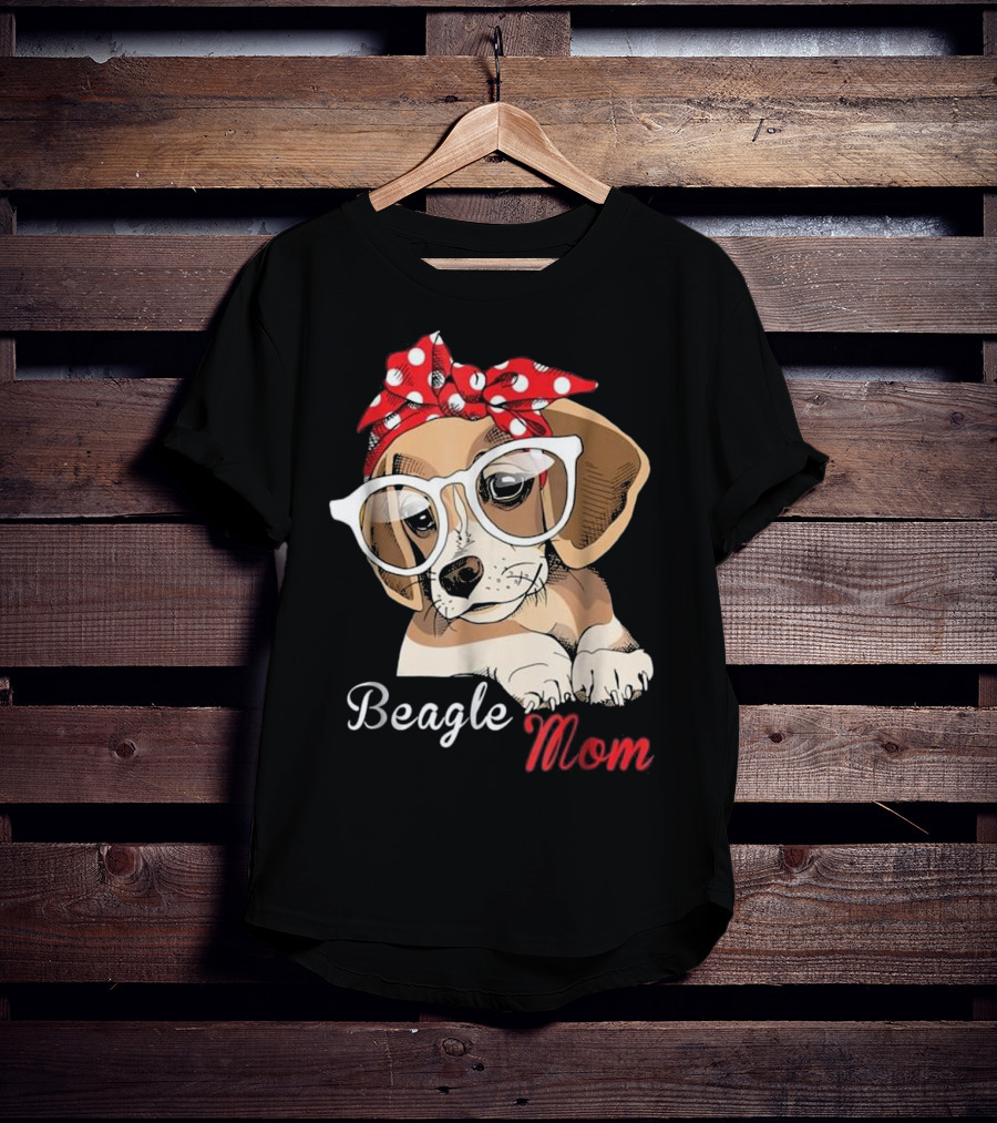 Beagle Mom For Beagle Dogs Lovers T-Shirt