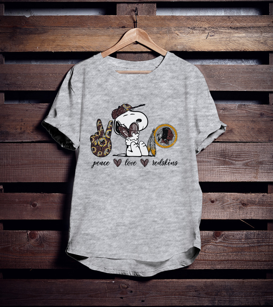 Peace Love Washington Redskins Snoopy Embrace T-Shirt