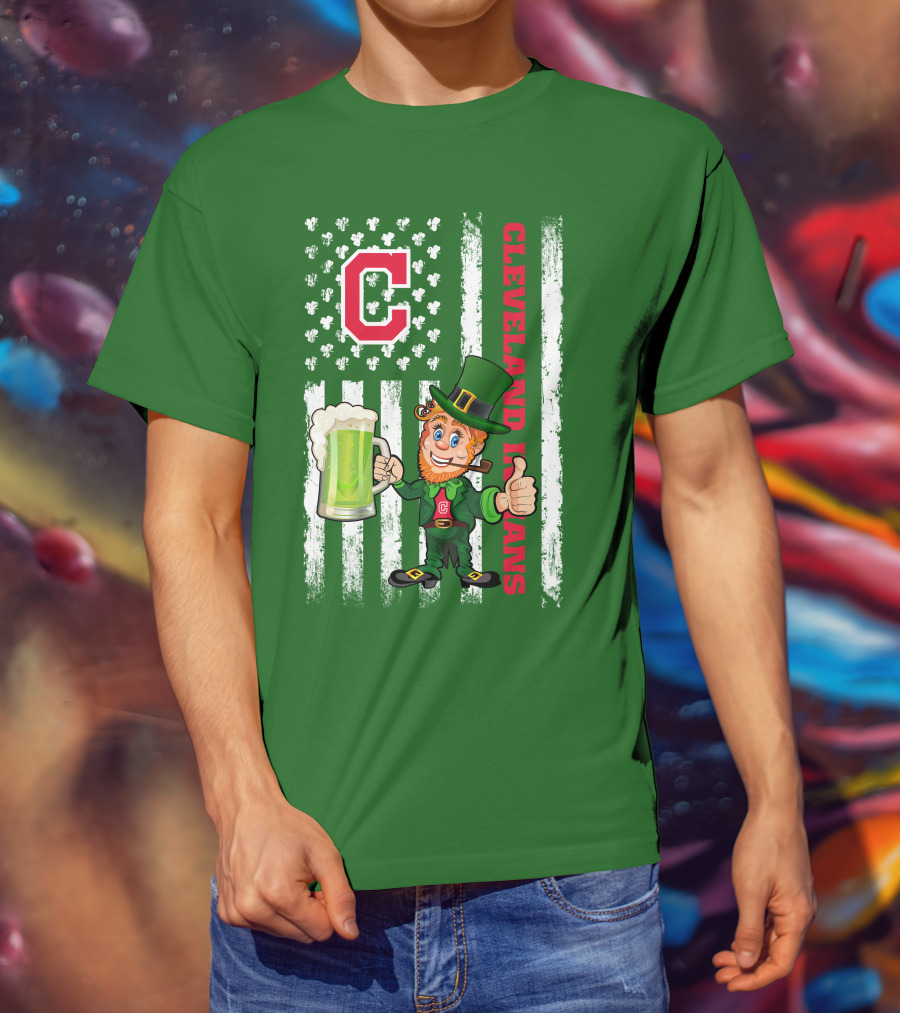 Cleveland Indians St Patrick's Day Leprechaun With Shamrock Flag And Beer Mug T-Shirt