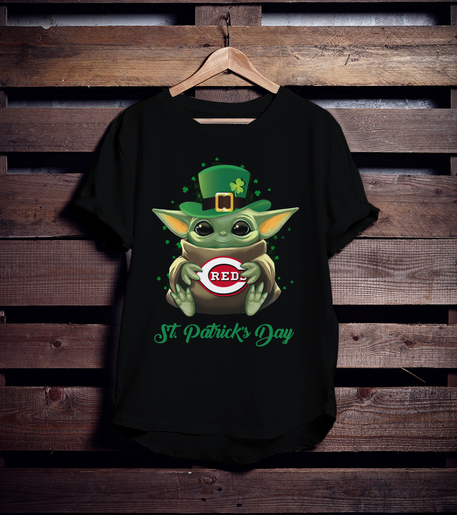 St. Patrick's Day Cincinnati Reds Baby Yoda T-Shirt
