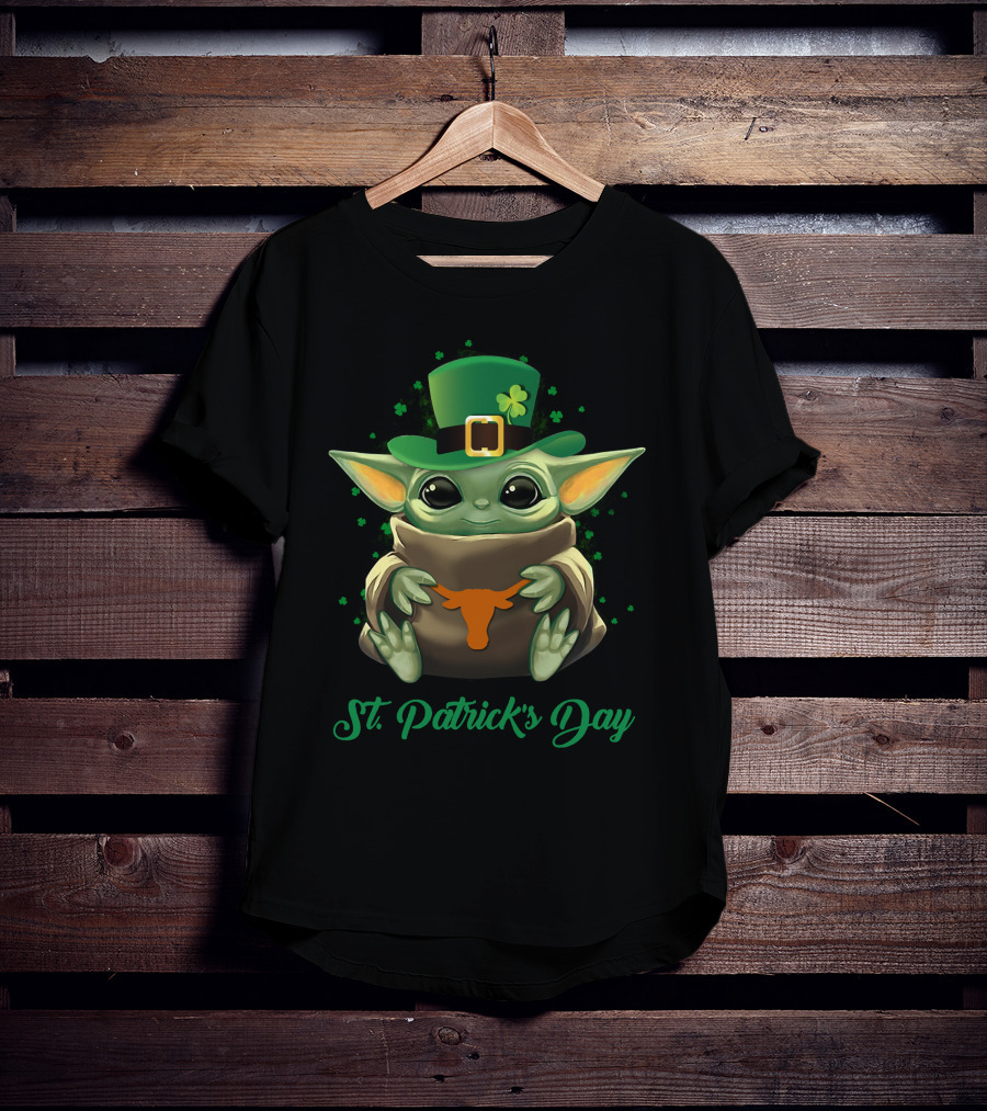 Texas Longhorns Baby Yoda St. Patrick's Day T-Shirt