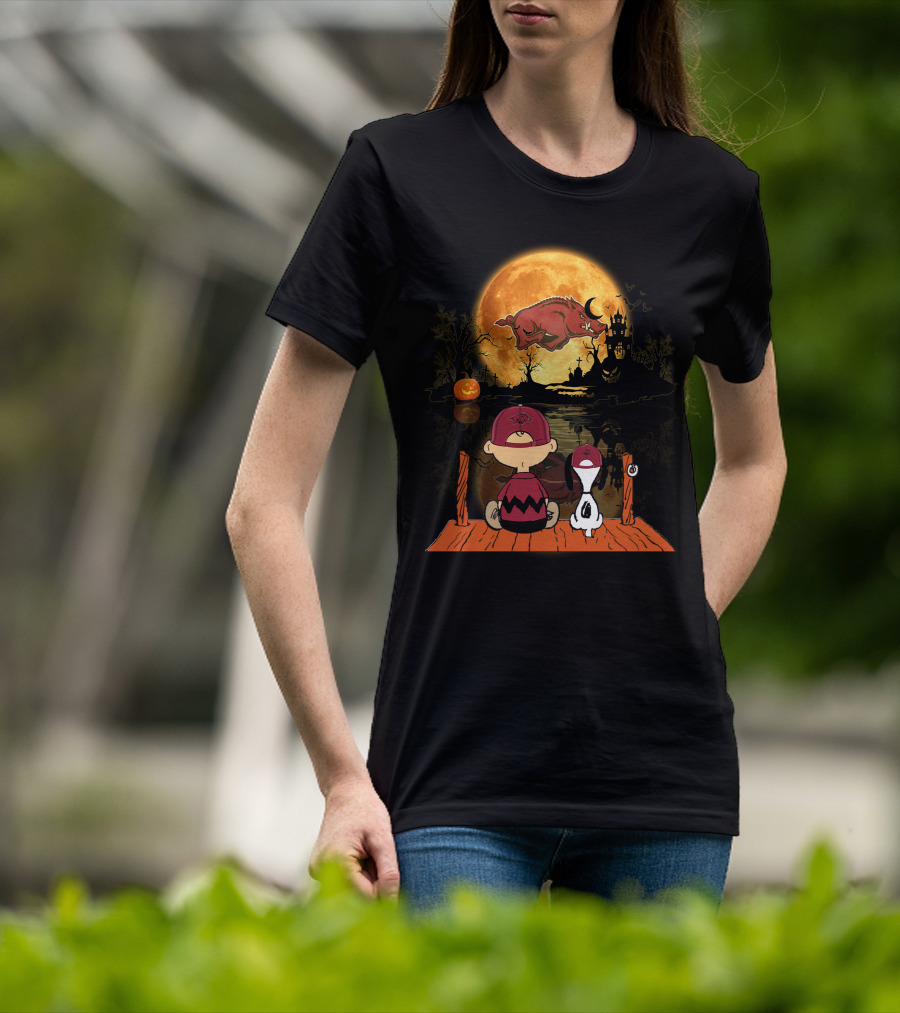 Arkansas Razorbacks Halloween Peanuts Moon Silhouette T-Shirt