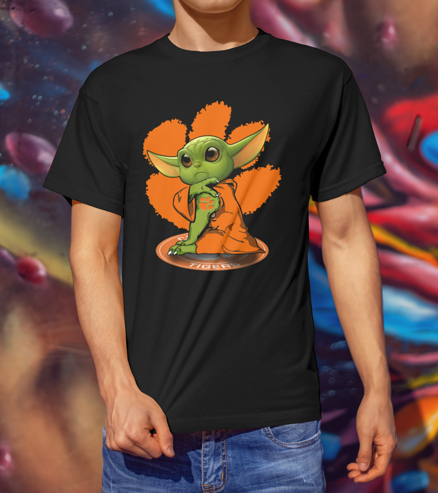 Clemson Tigers Baby Yoda Paw Prints T-Shirt