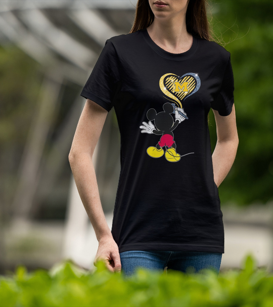 Mickey Mouse Drawing Heart With Michigan Wolverines T-Shirt