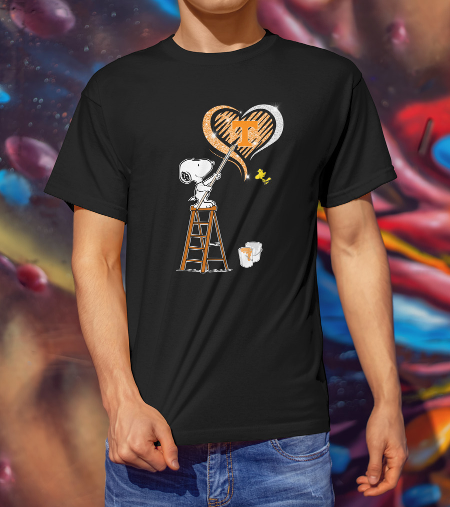 Snoopy Painting Tennessee Volunteers Heart With Woodstock T-Shirt