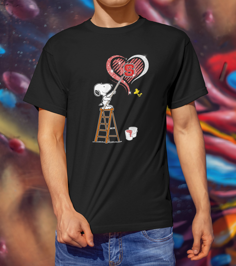 Snoopy North Carolina State Wolfpack Heart Painting Peanuts Woodstock T-Shirt