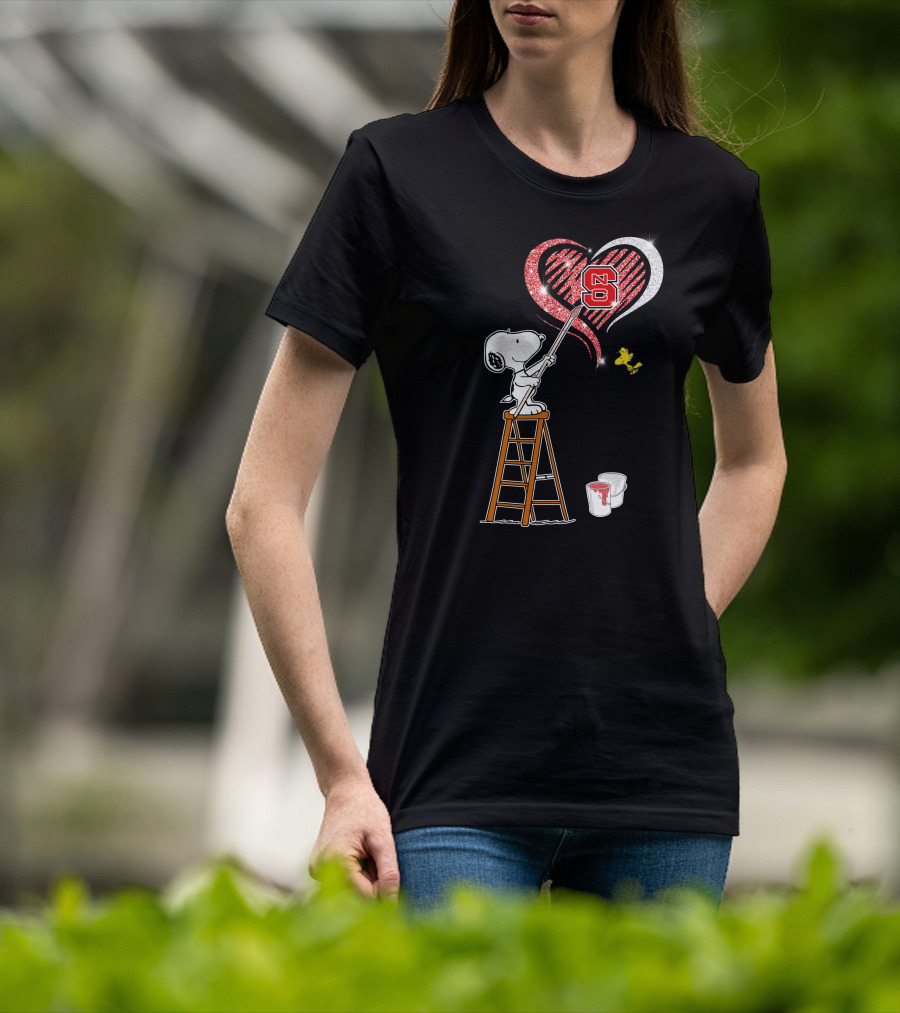 Snoopy North Carolina State Wolfpack Heart Painting Peanuts Woodstock T-Shirt