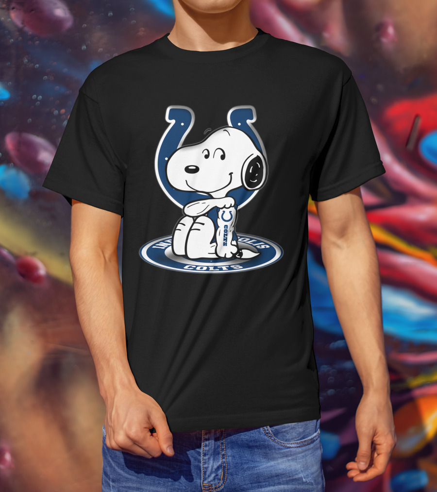 Snoopy Hugging Indianapolis Colts Horseshoe T-Shirt
