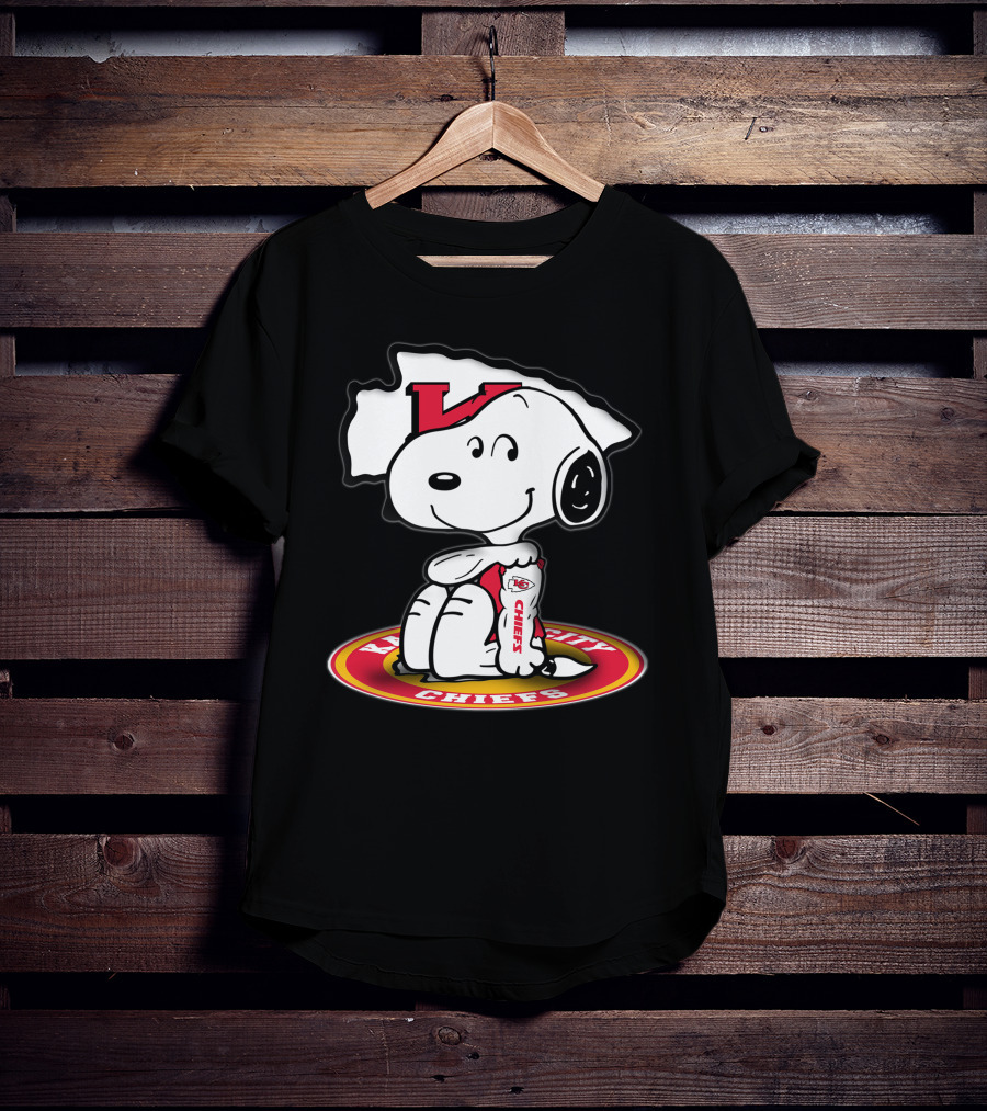Kansas City Chiefs Snoopy Peanuts Nfl Fan Gear T-Shirt