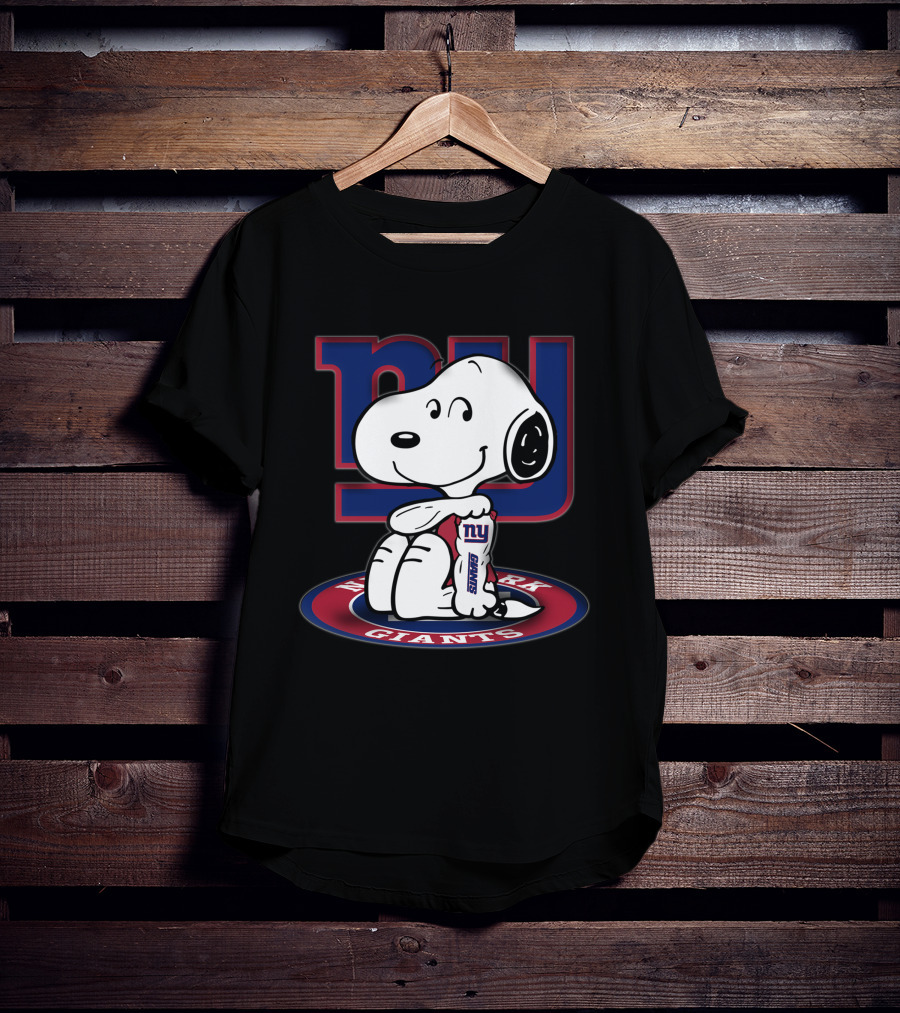 Snoopy New York Giants Nfl Collaboration With Peanuts Football Team T-Shirt
