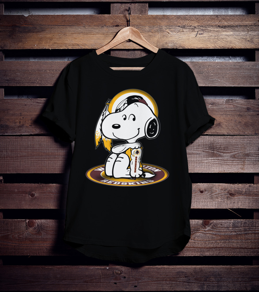 Snoopy Hugging Football Trophy Washington Redskins Sports T-Shirt