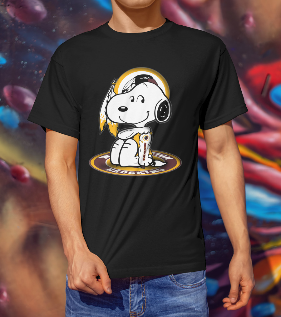 Snoopy Hugging Football Trophy Washington Redskins Sports T-Shirt