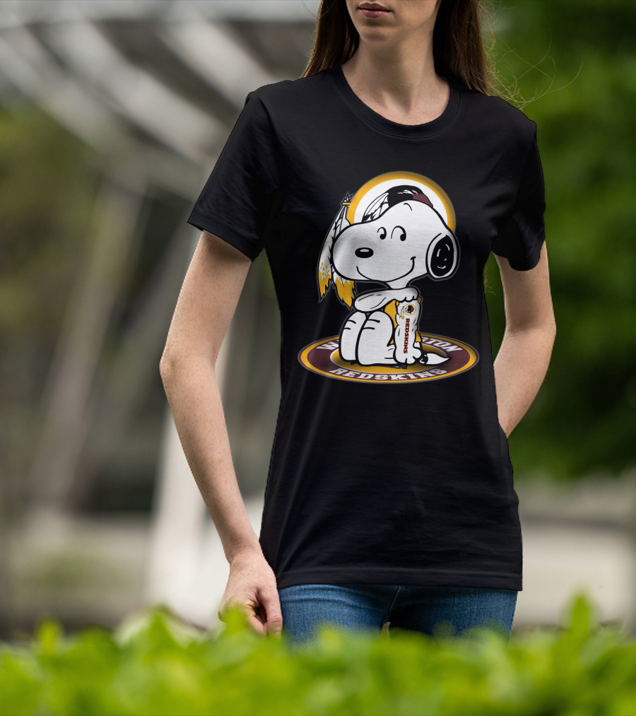 Snoopy Hugging Football Trophy Washington Redskins Sports T-Shirt