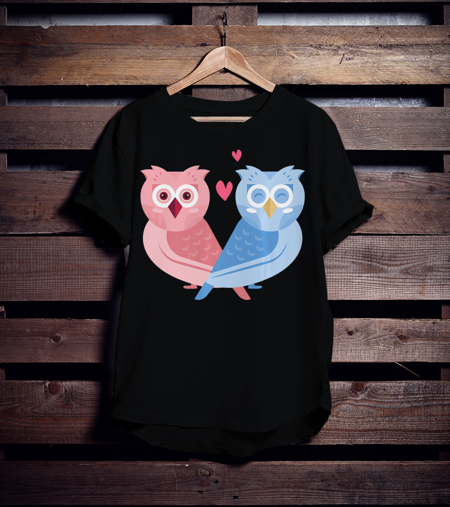 Cute Owls Birds In Love Couple With Hearts T-Shirt