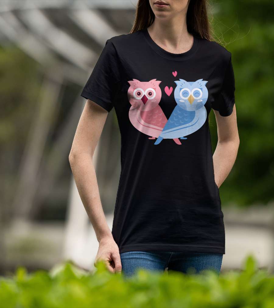 Cute Owls Birds In Love Couple With Hearts T-Shirt