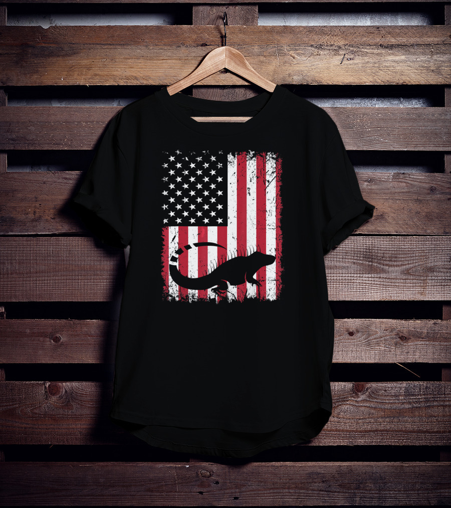 American Flag Iguana Silhouette On Distressed Stars And Stripes Background T-Shirt