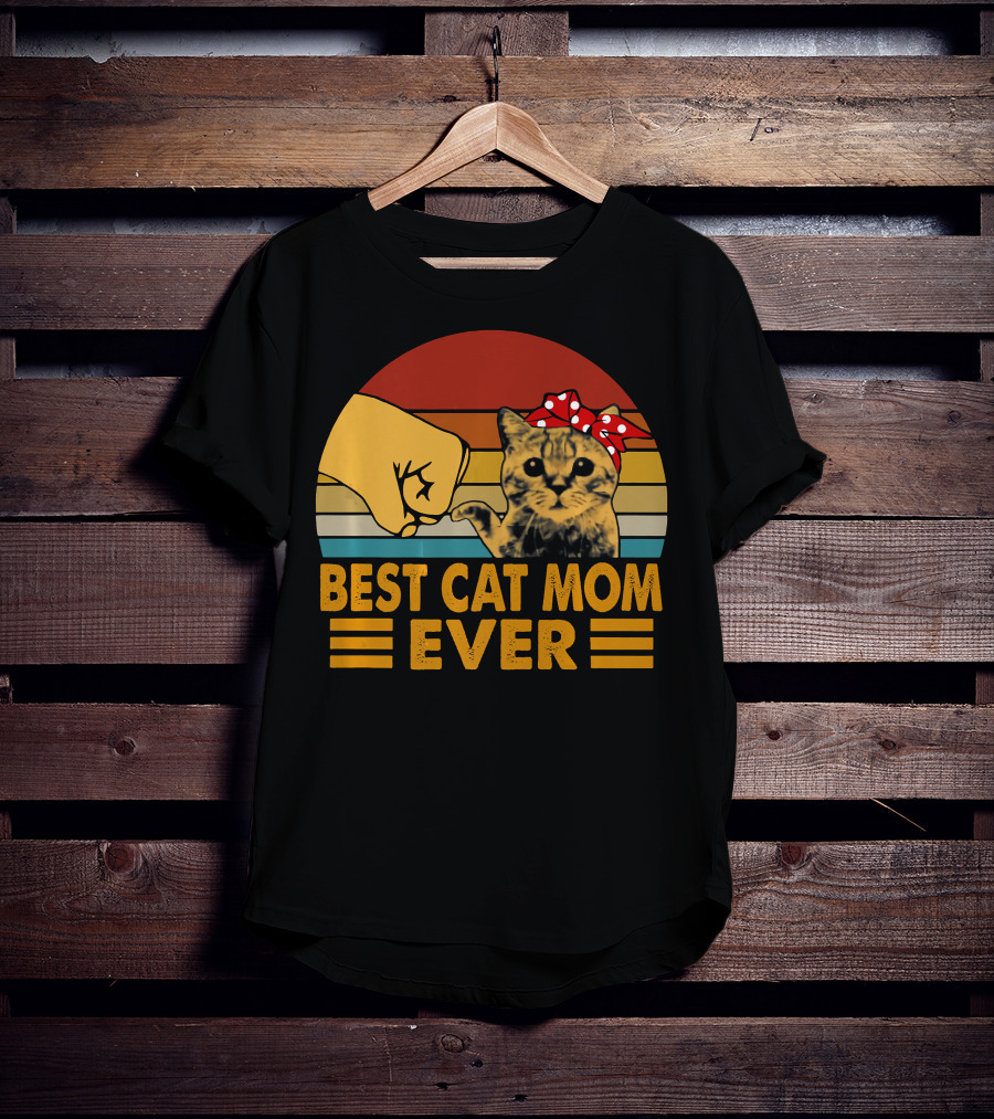 Best Cat Mom Ever Vintage Be Fist Bump Cat With Bow Retro Stripes T-Shirt