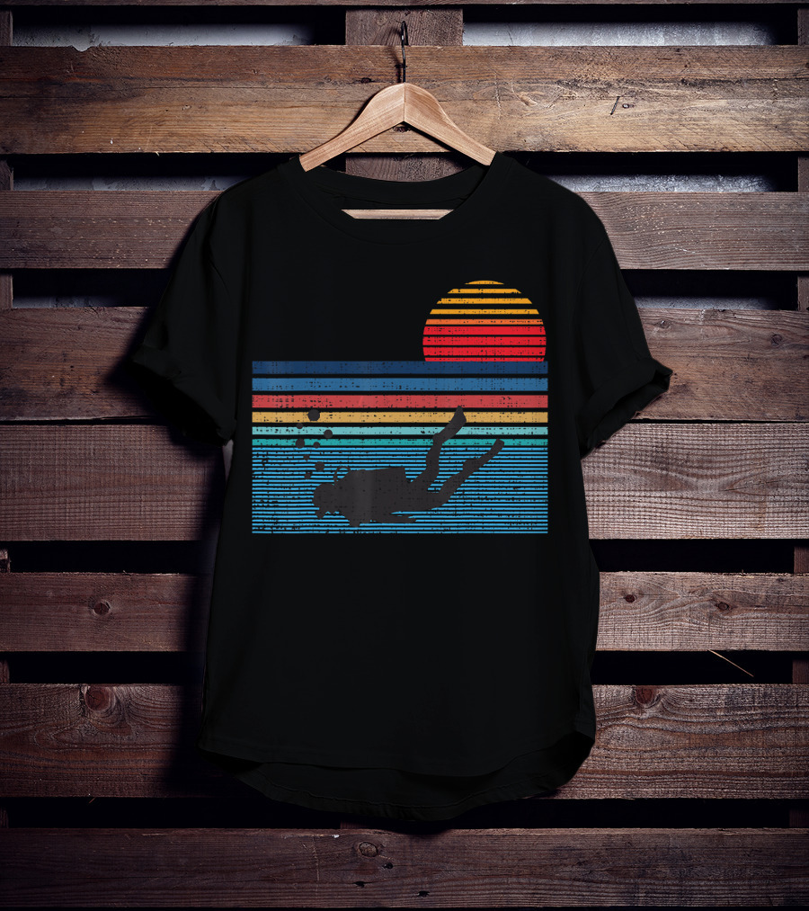 Vintage Scuba Diving 80s Sunset Silhouette Stripes T-Shirt