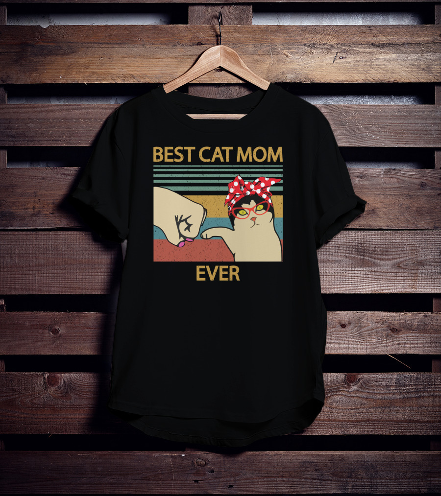 Best Cat Mom Ever Fist Bump Cat With Red Bandana And Glasses T-Shirt