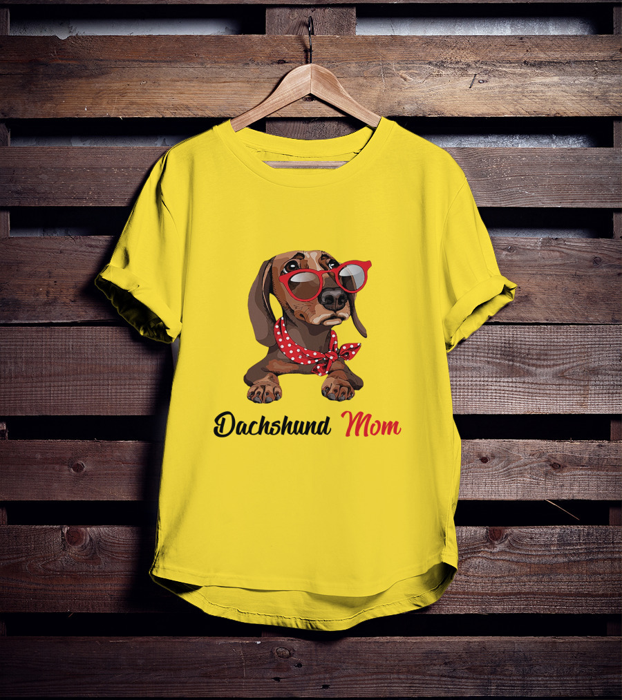 Dachshund Mom Red Glasses And Polka Dot Scarf T-Shirt