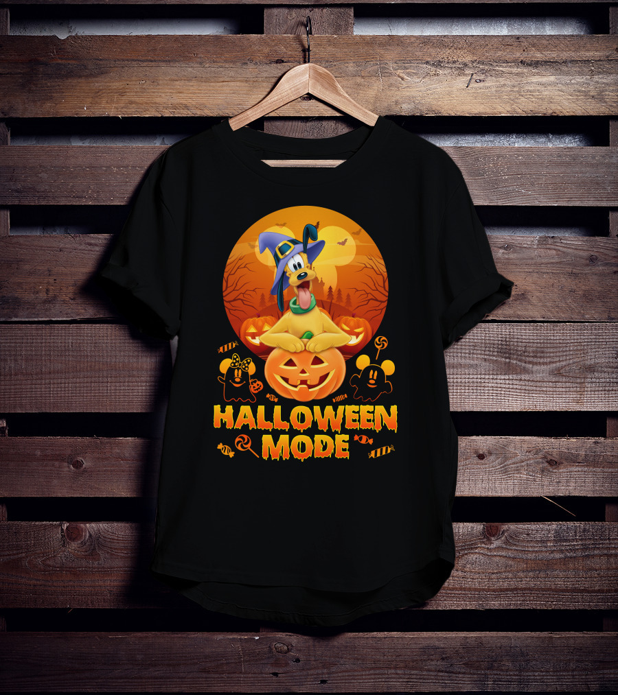 Pluto Halloween Mode With Witch Hat And Pumpkin Decorations T-Shirt