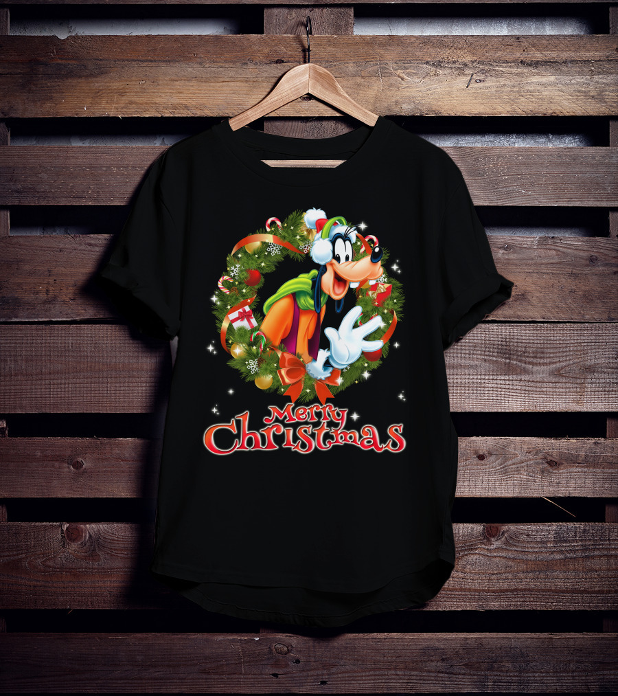 Merry Christmas Goofy Wreath Holiday Celebration T-Shirt