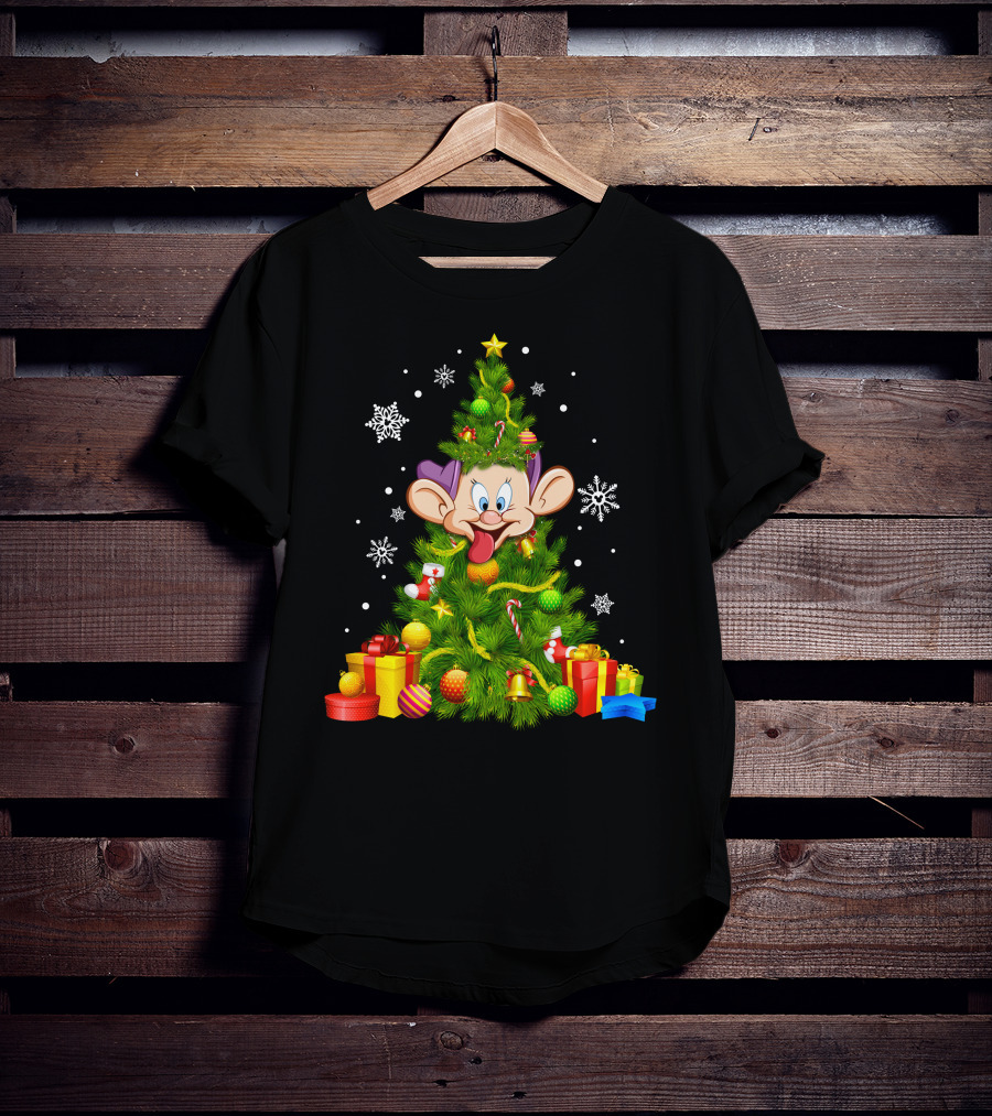 Dopey Christmas Tree Festive Decorations Snowflakes And Gifts T-Shirt