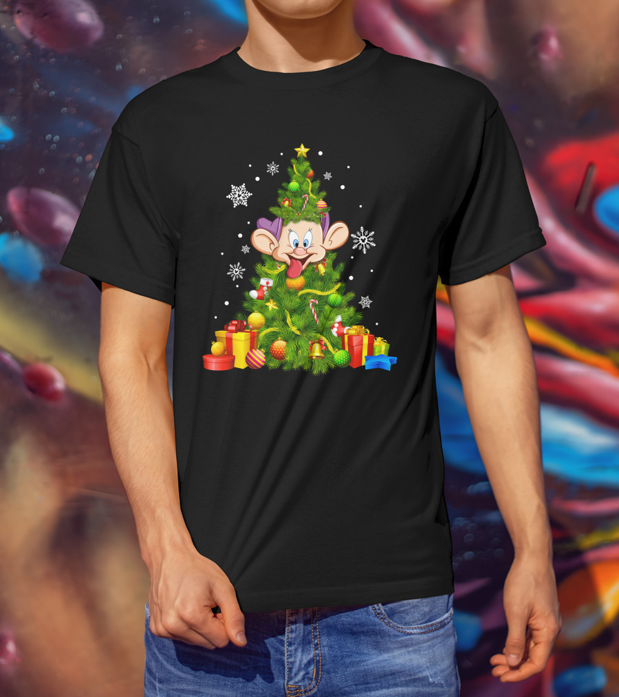Dopey Christmas Tree Festive Decorations Snowflakes And Gifts T-Shirt