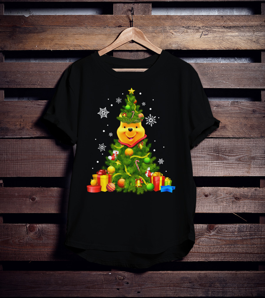 Pooh Christmas Tree With Snowflakes And Gifts T-Shirt