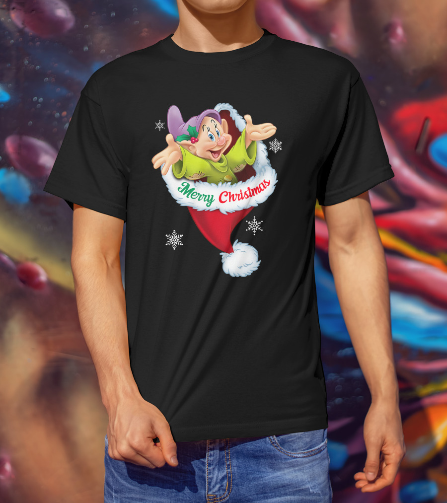 Dopey Merry Christmas Santa Hat Snowflakes T-Shirt