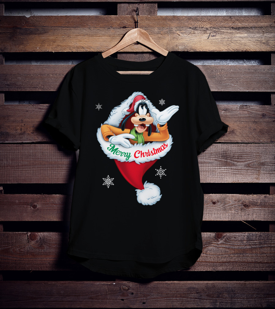 Merry Christmas Goofy In Santa Hat With Snowflakes T-Shirt