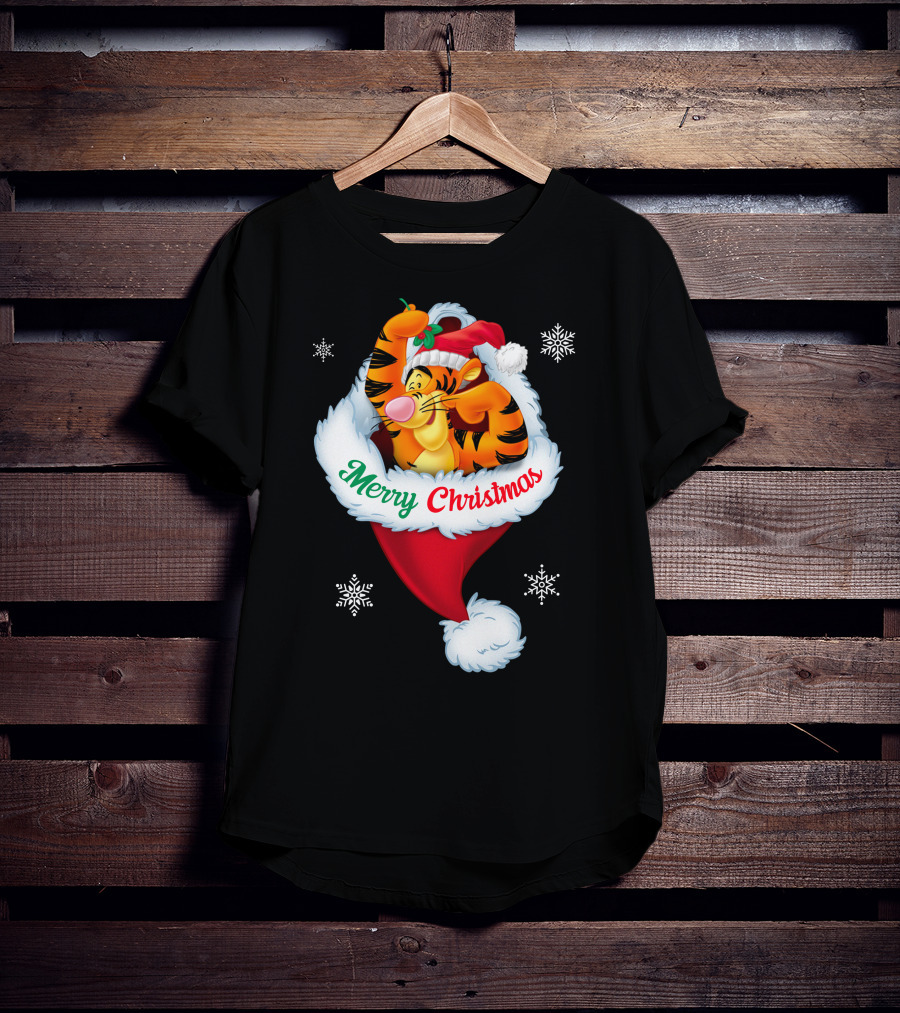 Merry Christmas Tigger Santa Hat Snowflakes T-Shirt