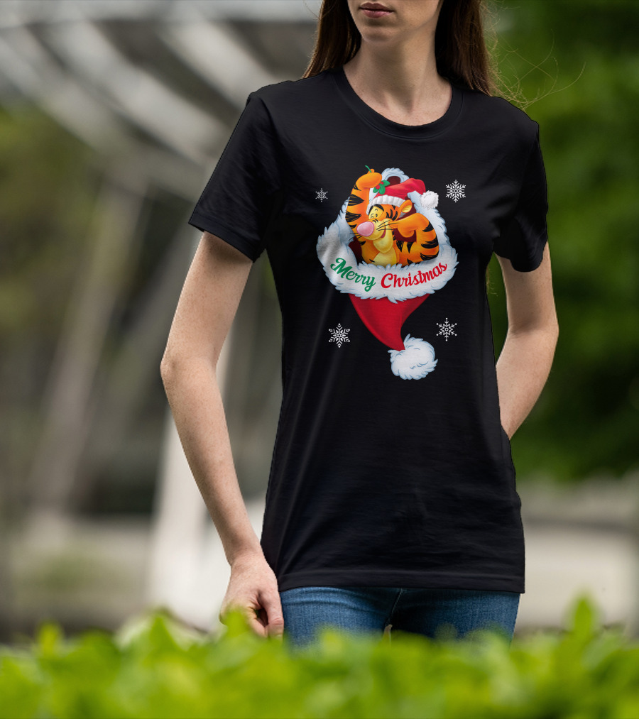 Merry Christmas Tigger Santa Hat Snowflakes T-Shirt