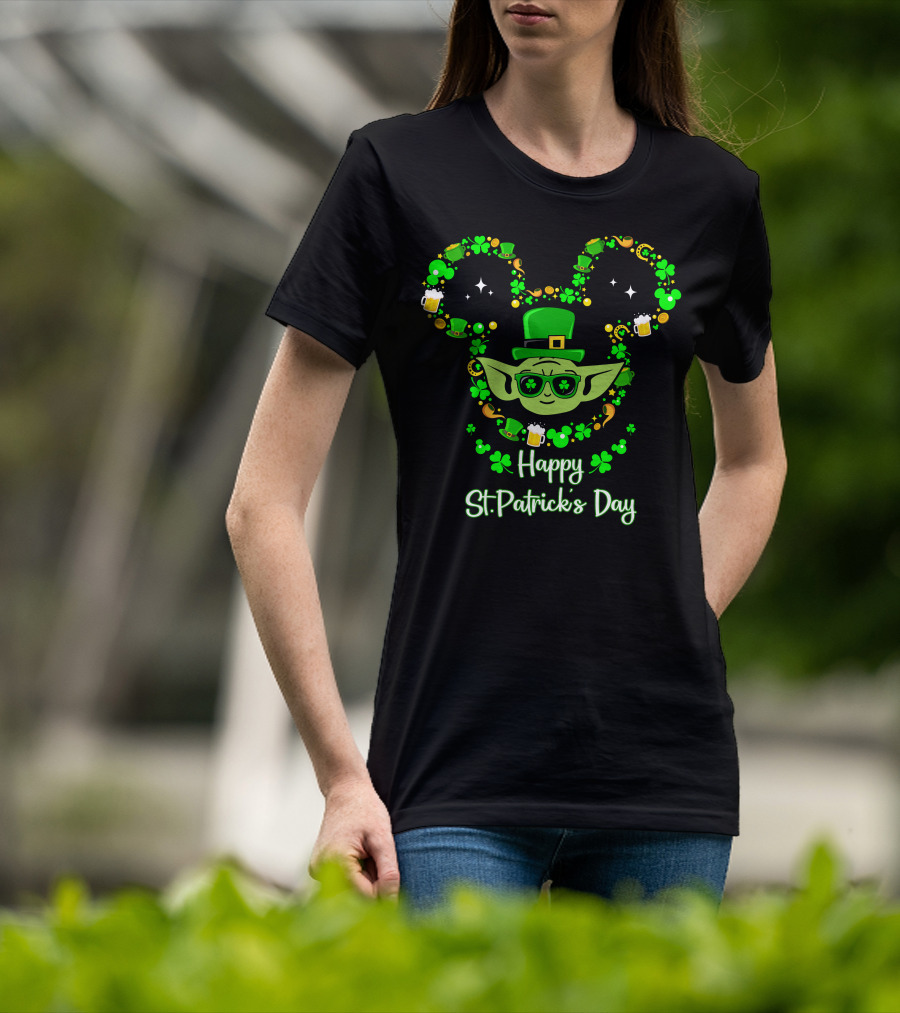 Happy St. Patrick's Day Baby Yoda With Shamrocks And Leprechaun Hat T-Shirt